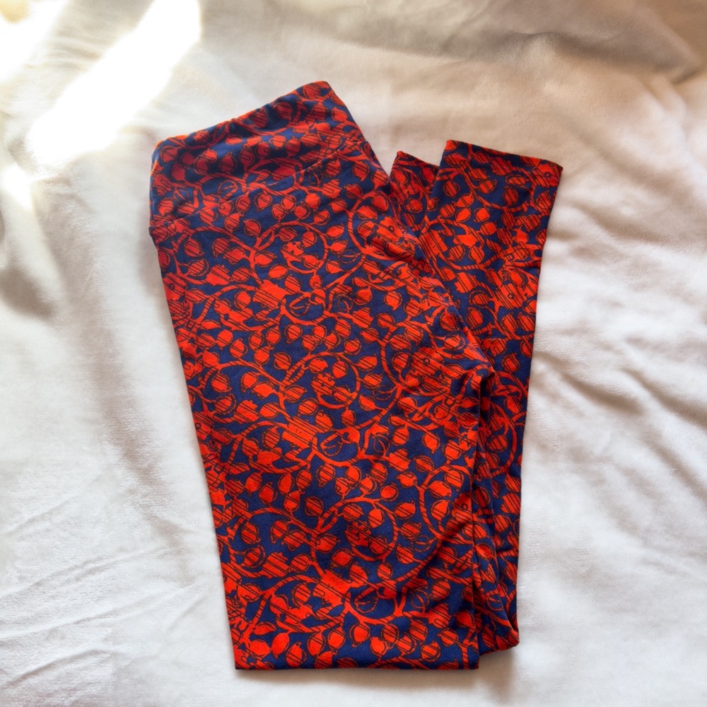 LuLaRoe Tall & Curvy Leggings